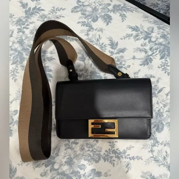 FENDI 
Vitello King Mini Flat Baguette Black - Picture 12 of 14